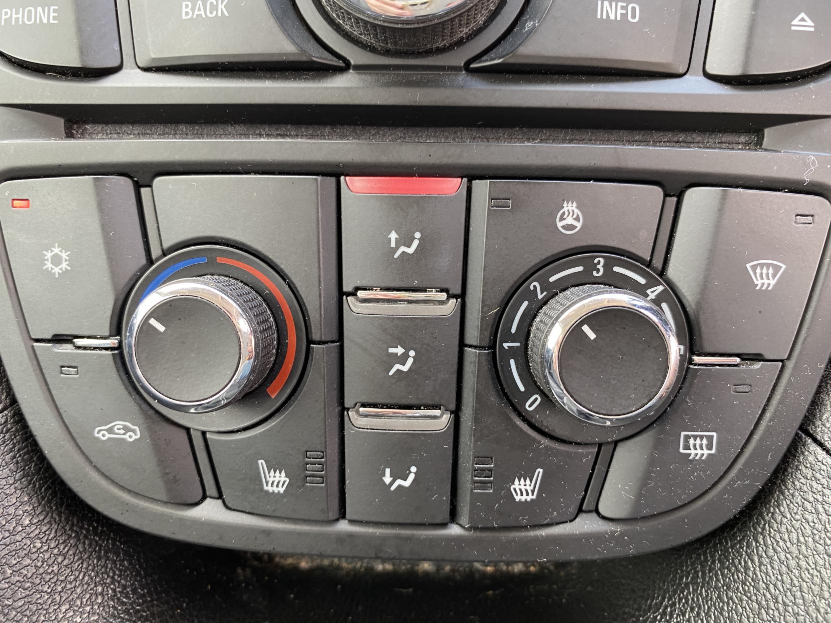 Vauxhall Meriva 1.4i Tech Line MPV 5dr Petrol Manual Euro 6 (100 ps)