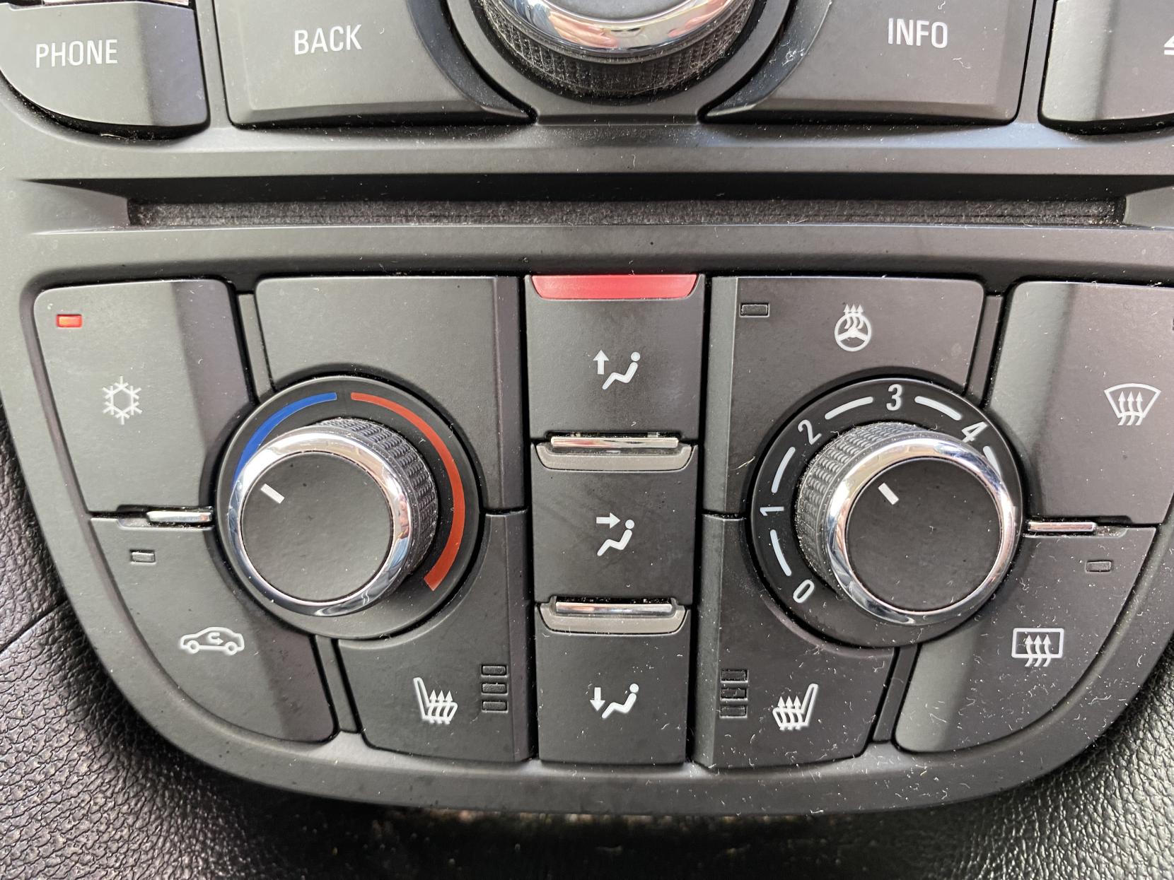 Vauxhall Meriva 1.4i Tech Line MPV 5dr Petrol Manual Euro 6 (100 ps)
