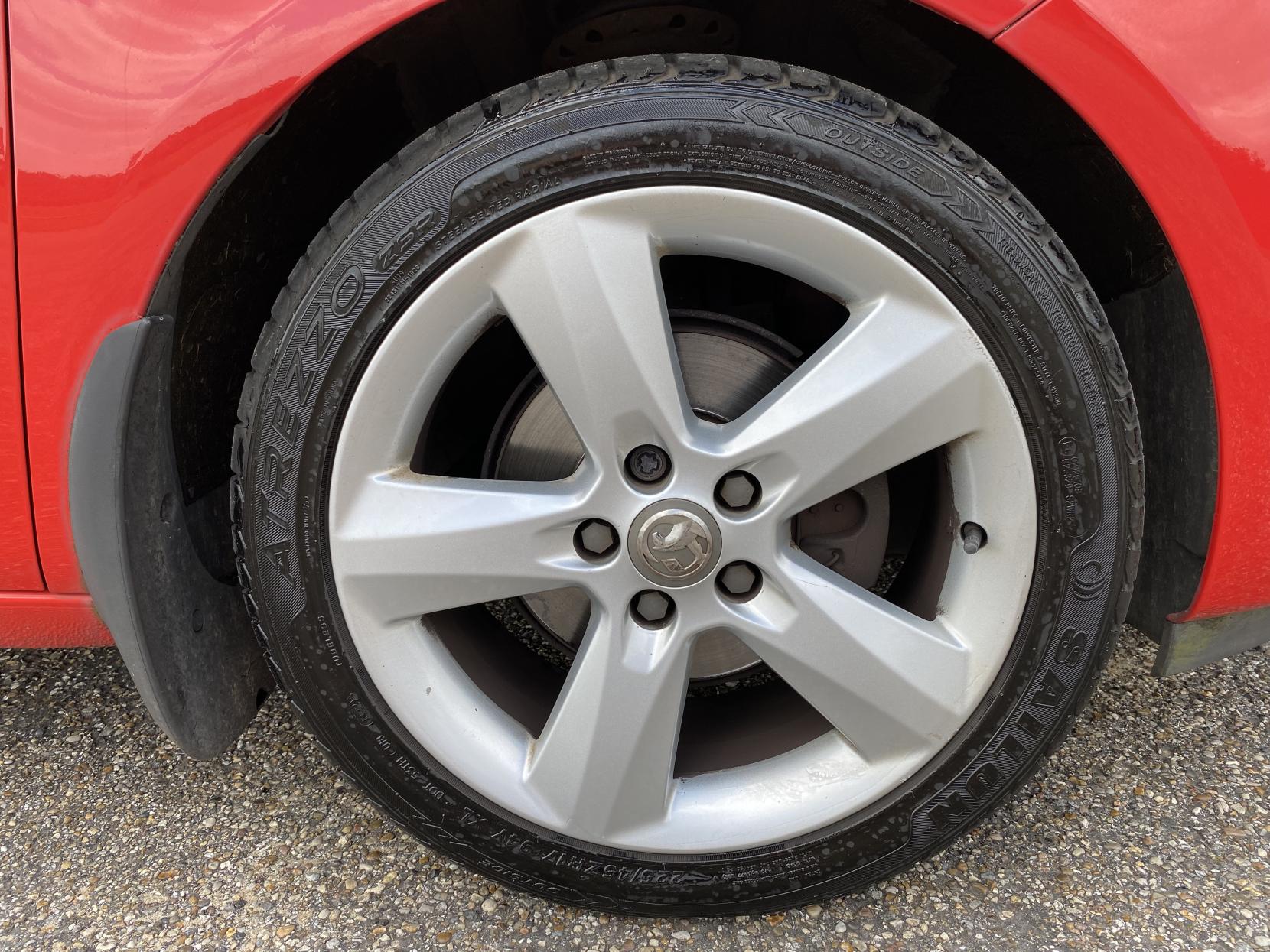 Vauxhall Meriva 1.4i Tech Line MPV 5dr Petrol Manual Euro 6 (100 ps)