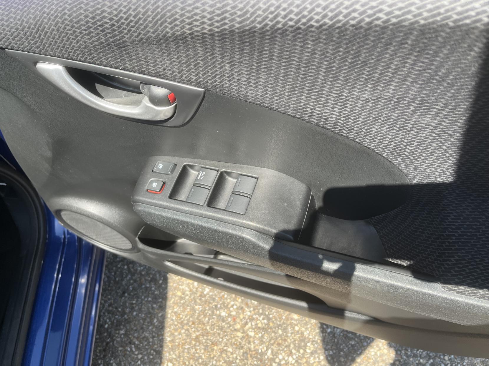 Honda Jazz 1.4 i-VTEC ES Hatchback 5dr Petrol Manual Euro 5 (99 ps)