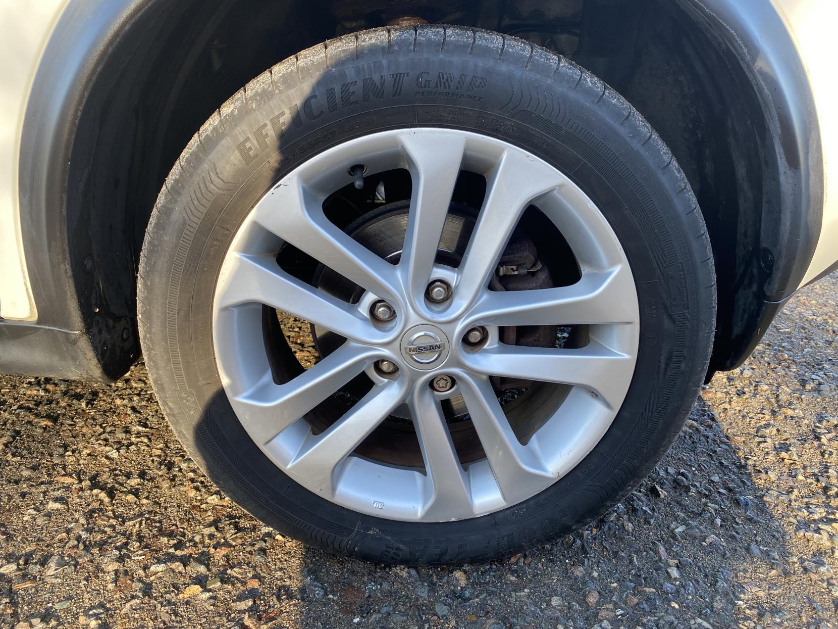 Nissan Juke 1.6 Tekna SUV 5dr Petrol Manual Euro 5 (s/s) (117 ps)