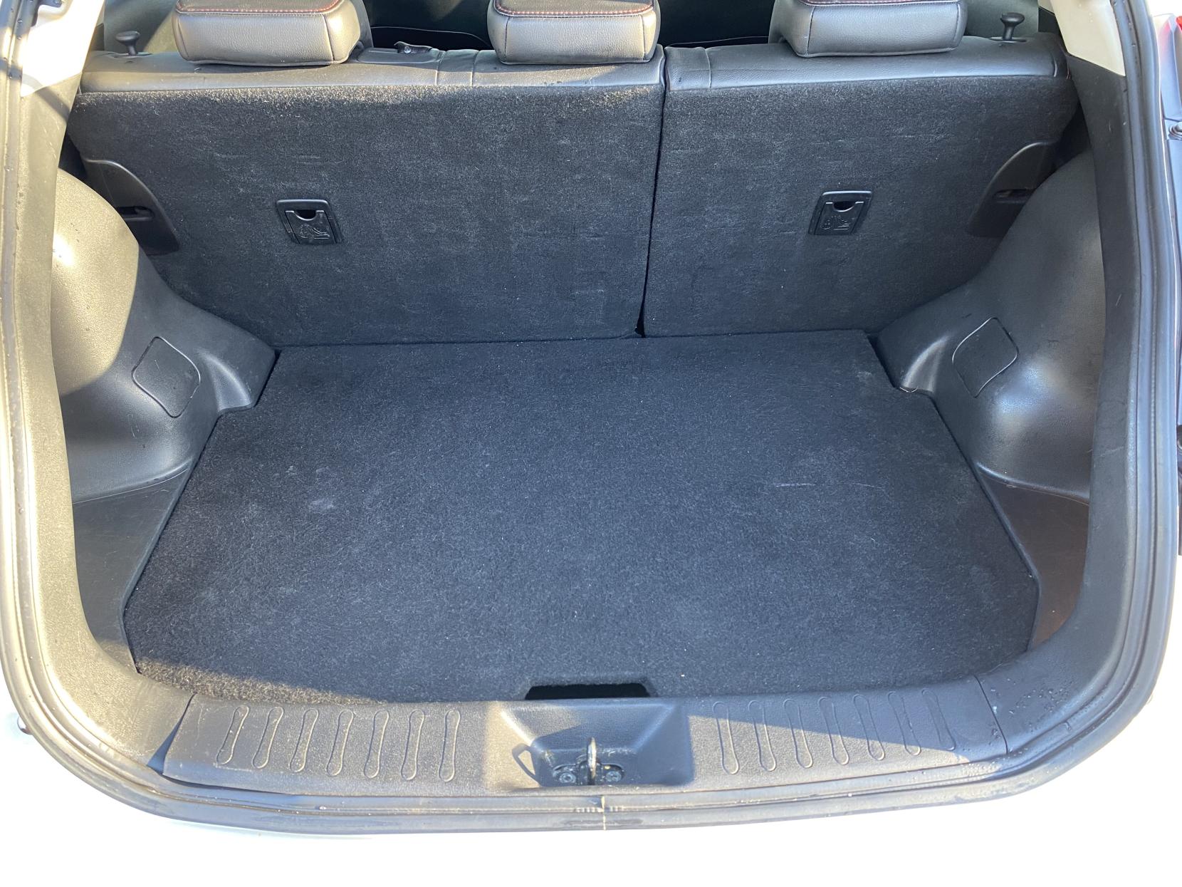 Nissan Juke 1.6 Tekna SUV 5dr Petrol Manual Euro 5 (s/s) (117 ps)