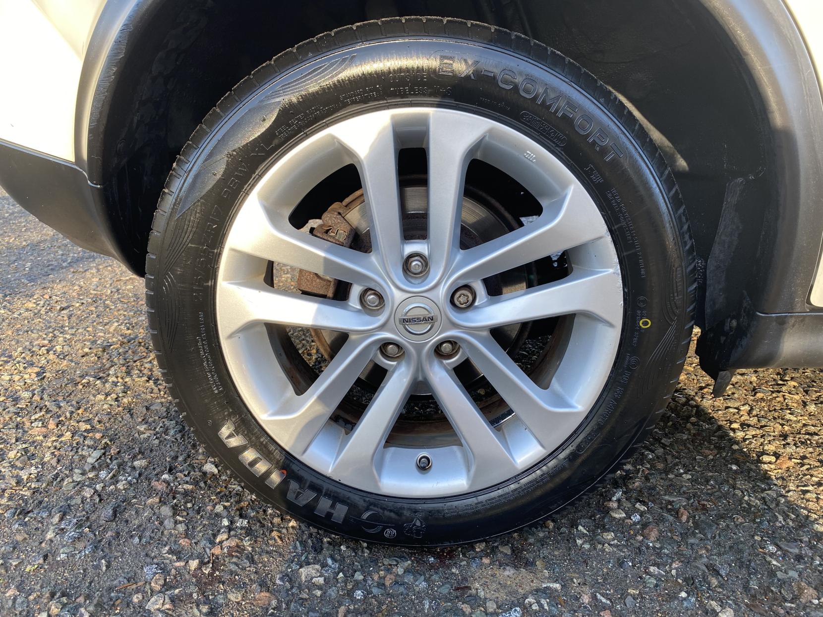 Nissan Juke 1.6 Tekna SUV 5dr Petrol Manual Euro 5 (s/s) (117 ps)