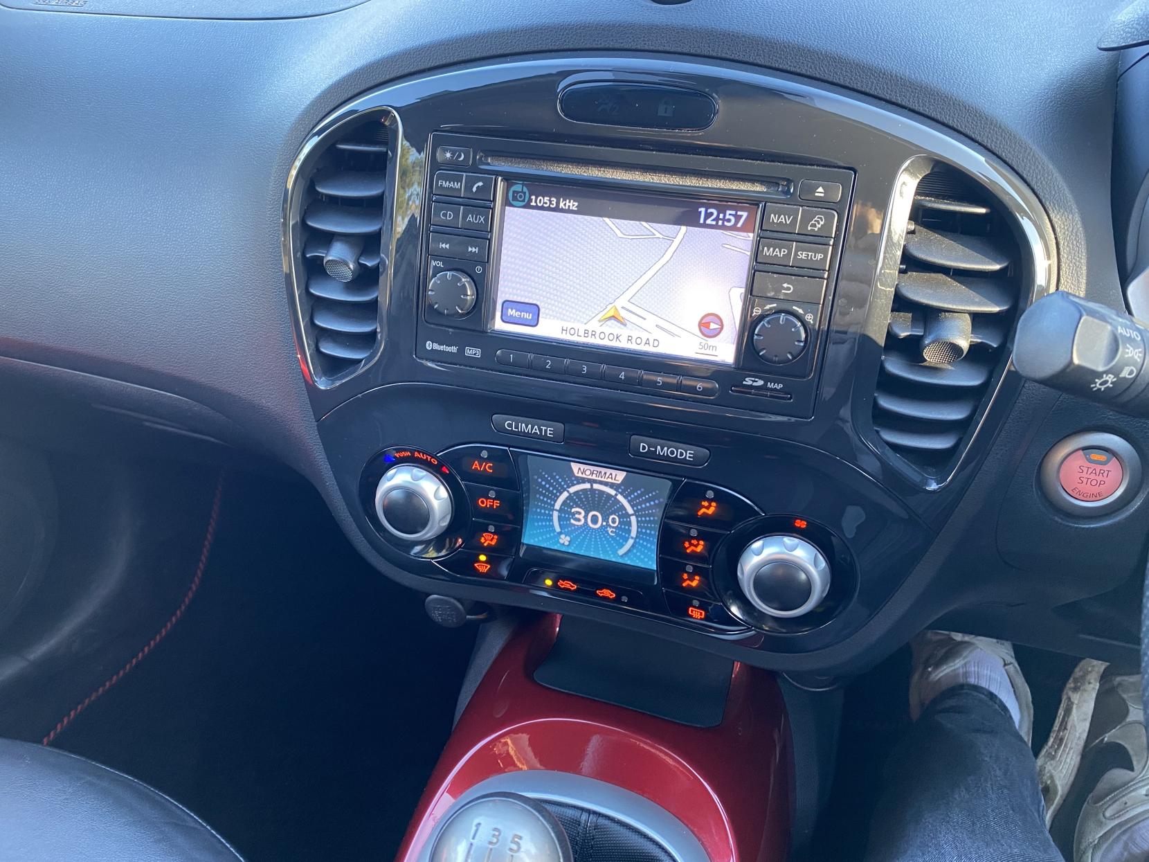 Nissan Juke 1.6 Tekna SUV 5dr Petrol Manual Euro 5 (s/s) (117 ps)