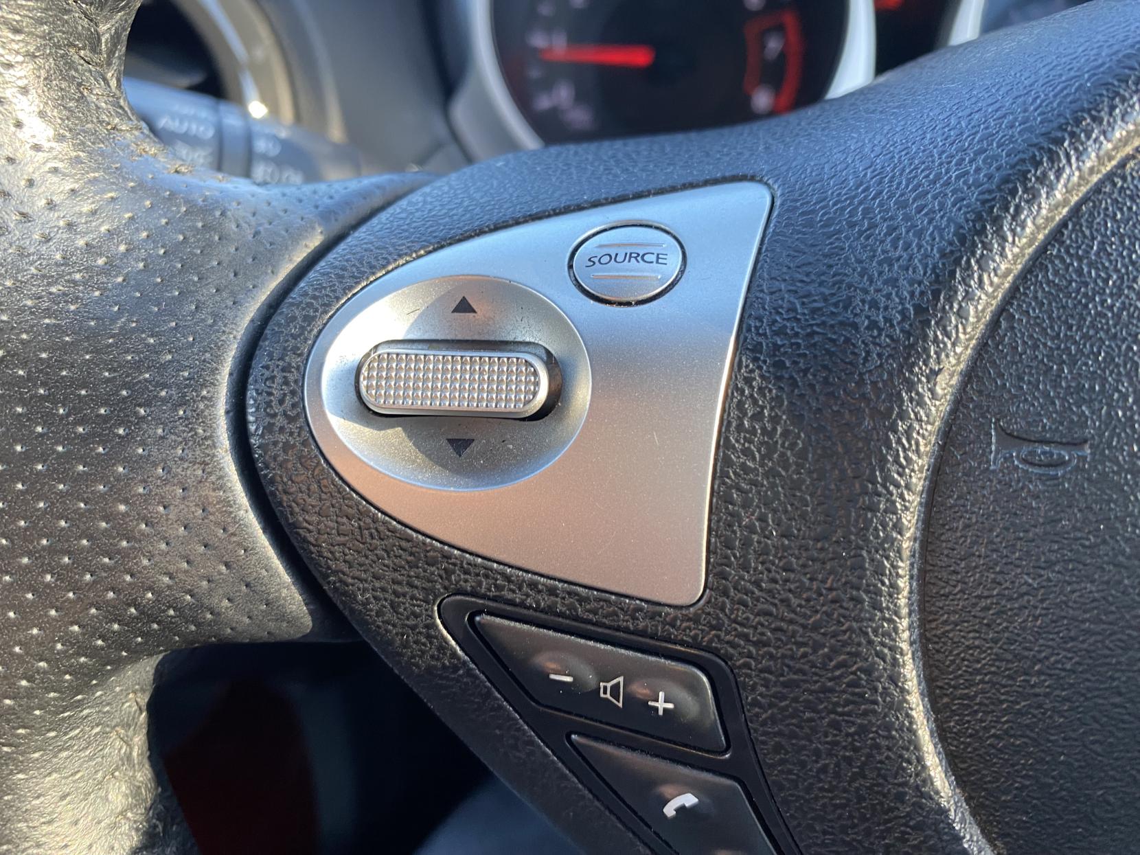 Nissan Juke 1.6 Tekna SUV 5dr Petrol Manual Euro 5 (s/s) (117 ps)