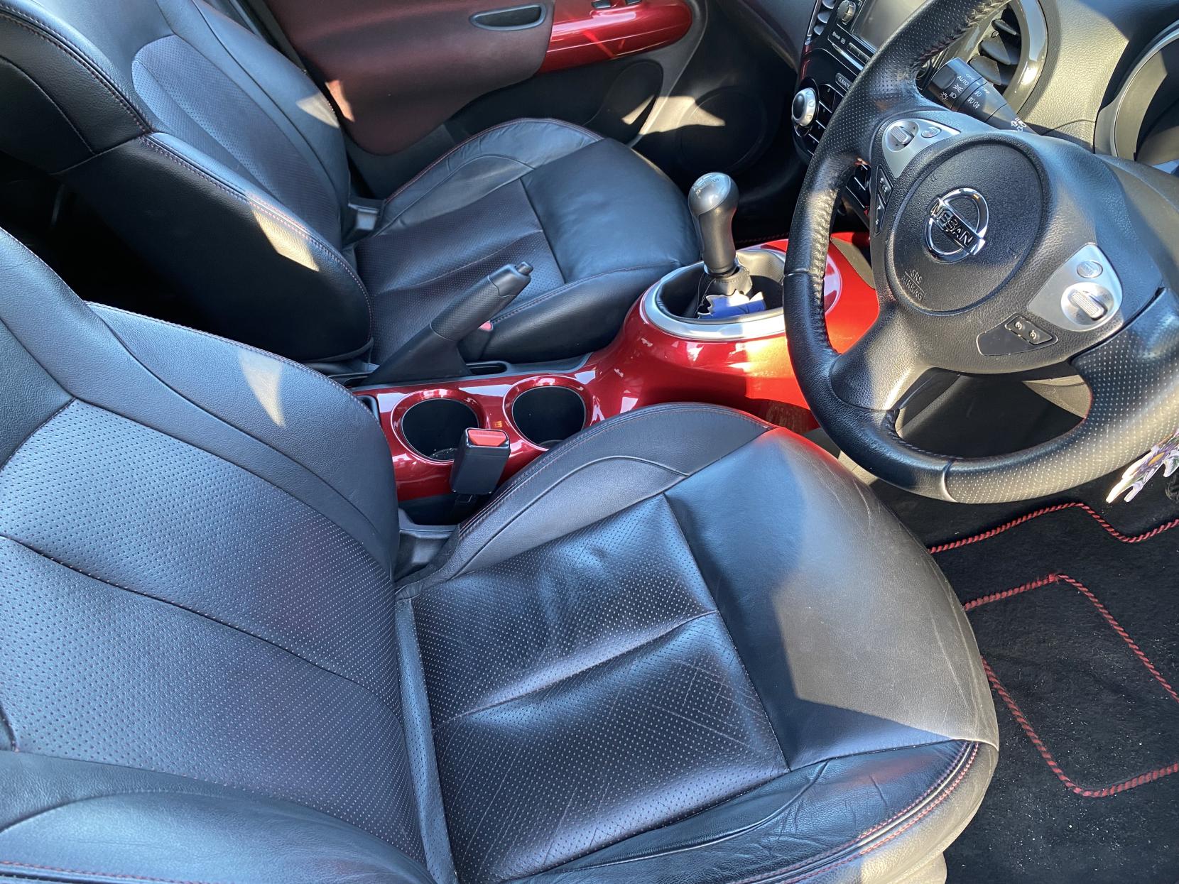 Nissan Juke 1.6 Tekna SUV 5dr Petrol Manual Euro 5 (s/s) (117 ps)