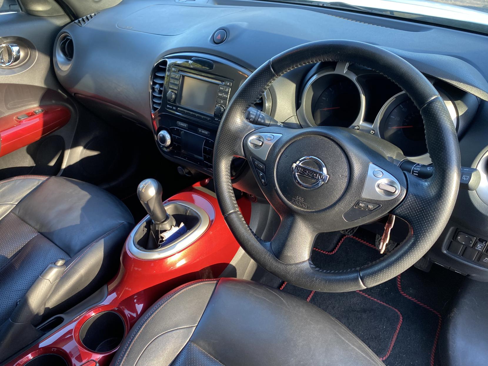 Nissan Juke 1.6 Tekna SUV 5dr Petrol Manual Euro 5 (s/s) (117 ps)