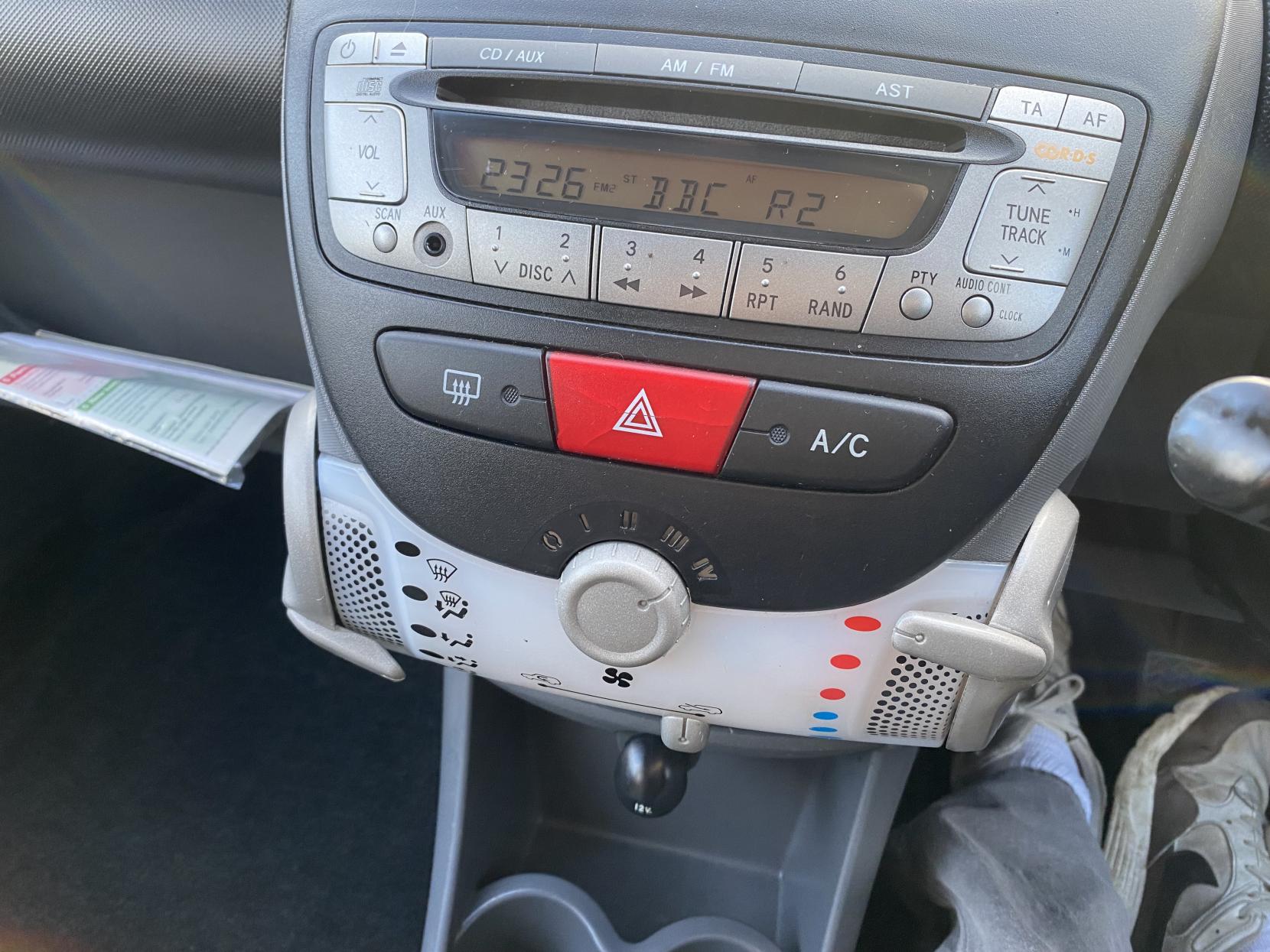 Citroen C1 1.0i VTR+ Hatchback 5dr Petrol Manual Euro 5 (68 ps)