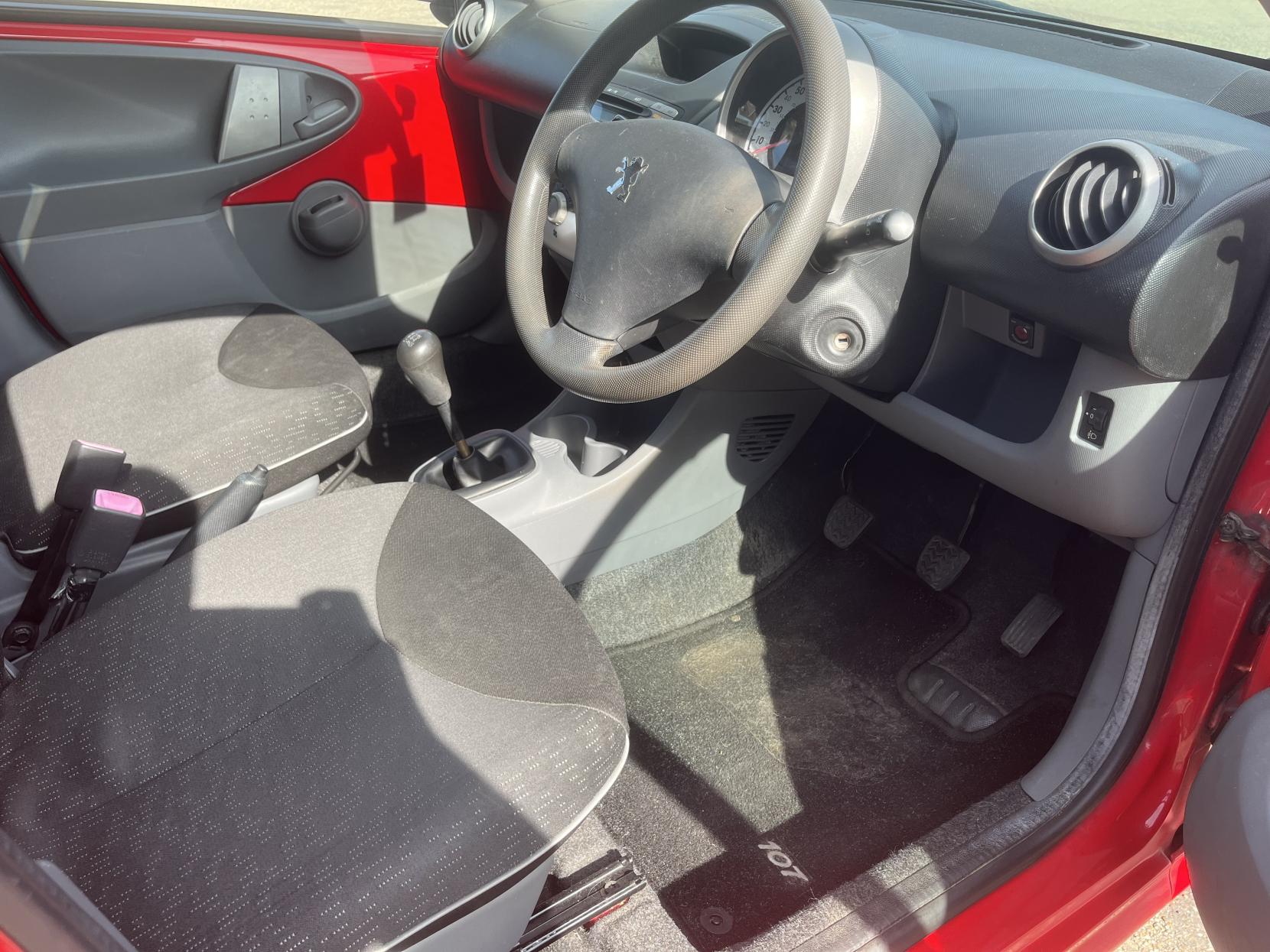 Peugeot 107 1.0 12V Urban Hatchback 5dr Petrol Manual Euro 4 (68 ps)