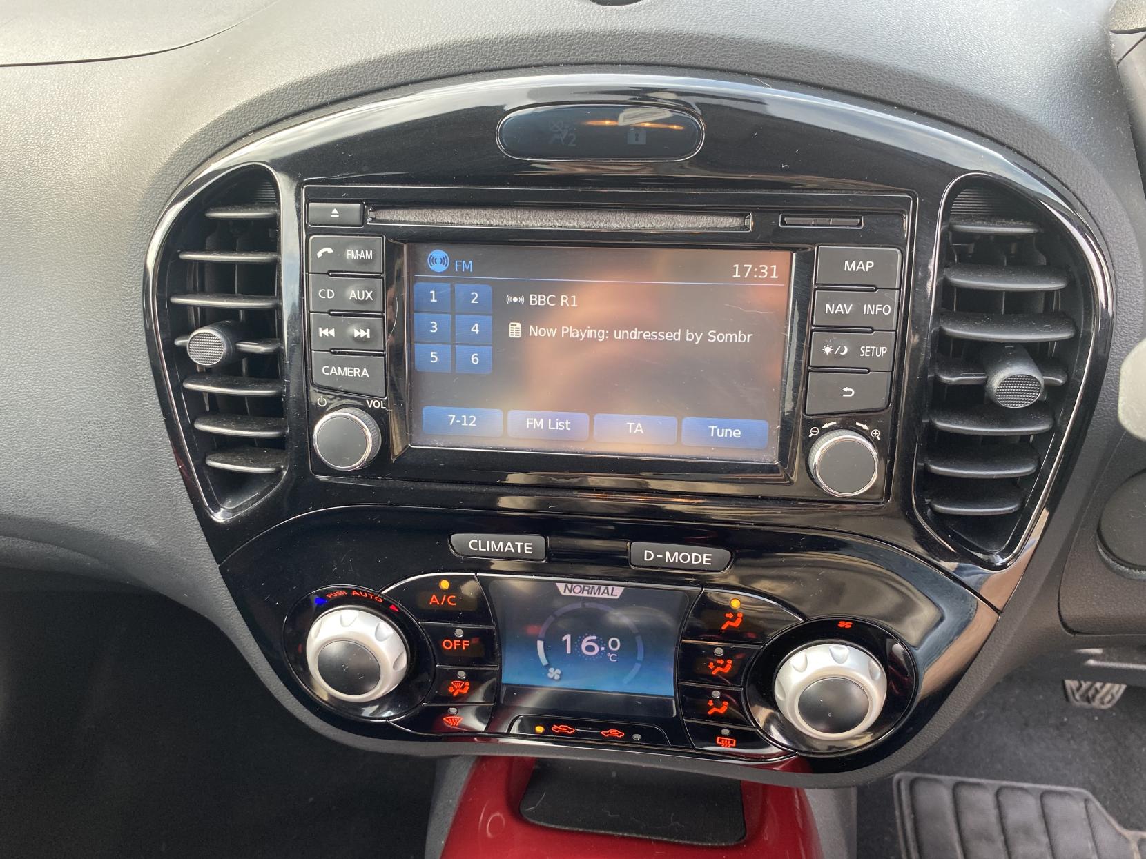 Nissan Juke 1.6 Acenta Premium SUV 5dr Petrol Manual Euro 5 (s/s) (117 ps)