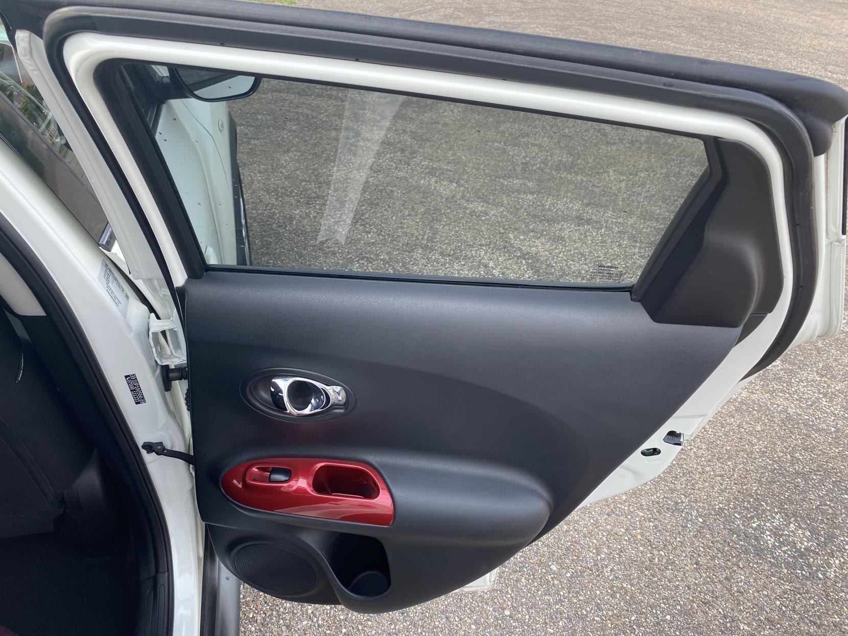 Nissan Juke 1.6 Acenta Premium SUV 5dr Petrol Manual Euro 5 (s/s) (117 ps)