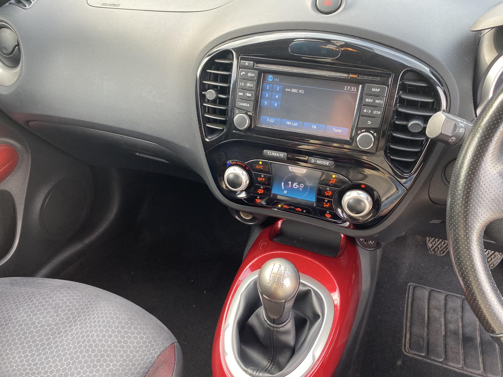 Nissan Juke 1.6 Acenta Premium SUV 5dr Petrol Manual Euro 5 (s/s) (117 ps)