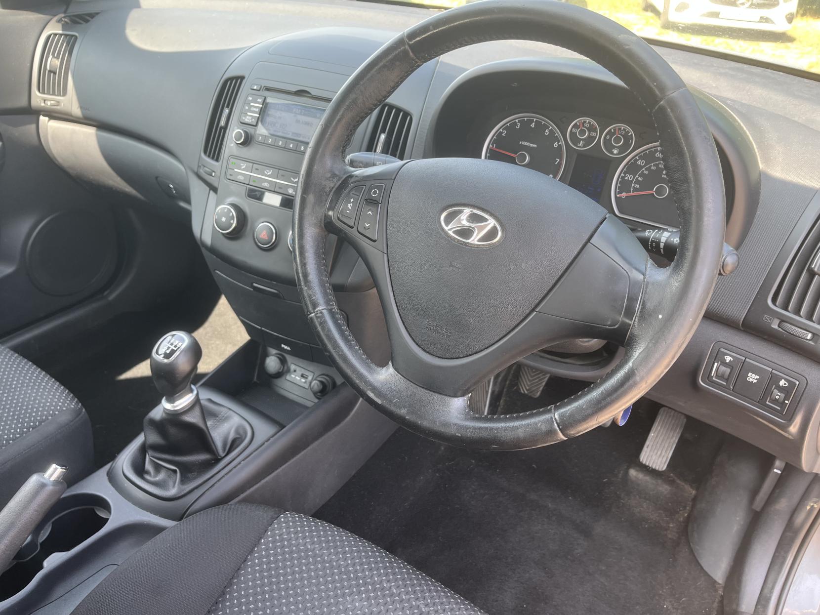 Hyundai i30 1.6 Comfort Estate 5dr Petrol Manual Euro 4 (124 bhp)