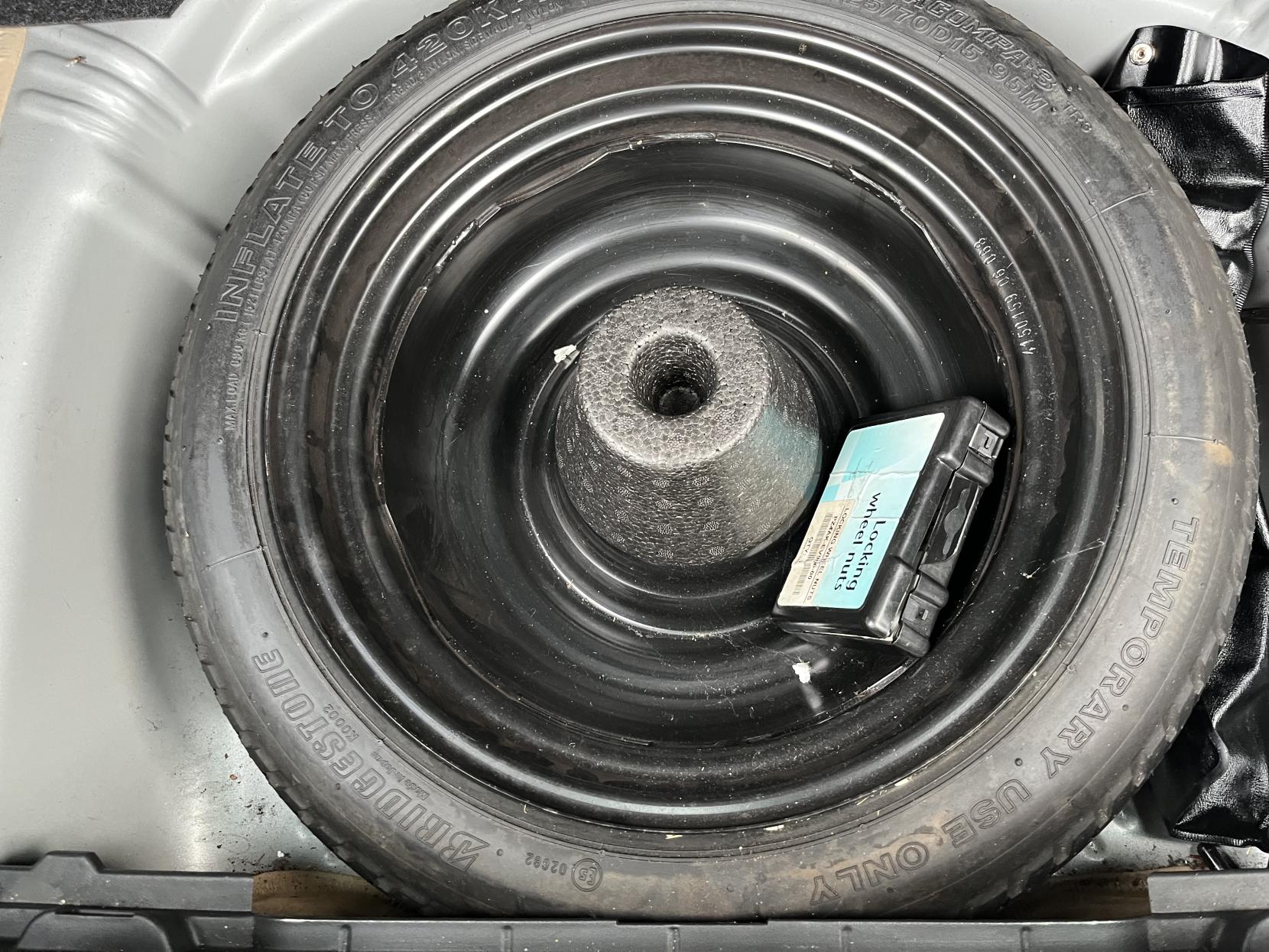 Toyota Yaris 1.0 VVT-i TR Hatchback 5dr Petrol Manual Euro 4 (69 ps)