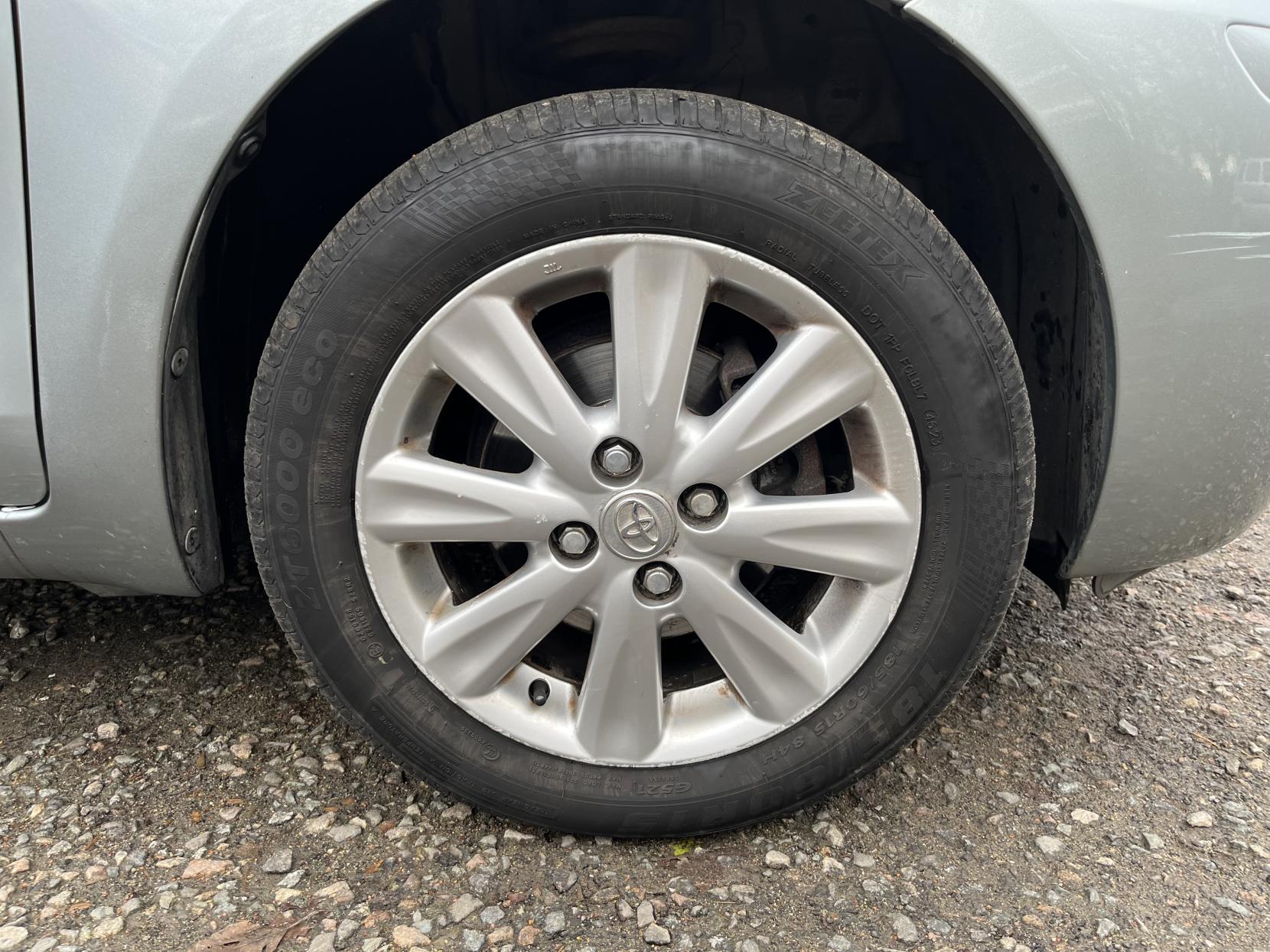 Toyota Yaris 1.0 VVT-i TR Hatchback 5dr Petrol Manual Euro 4 (69 ps)