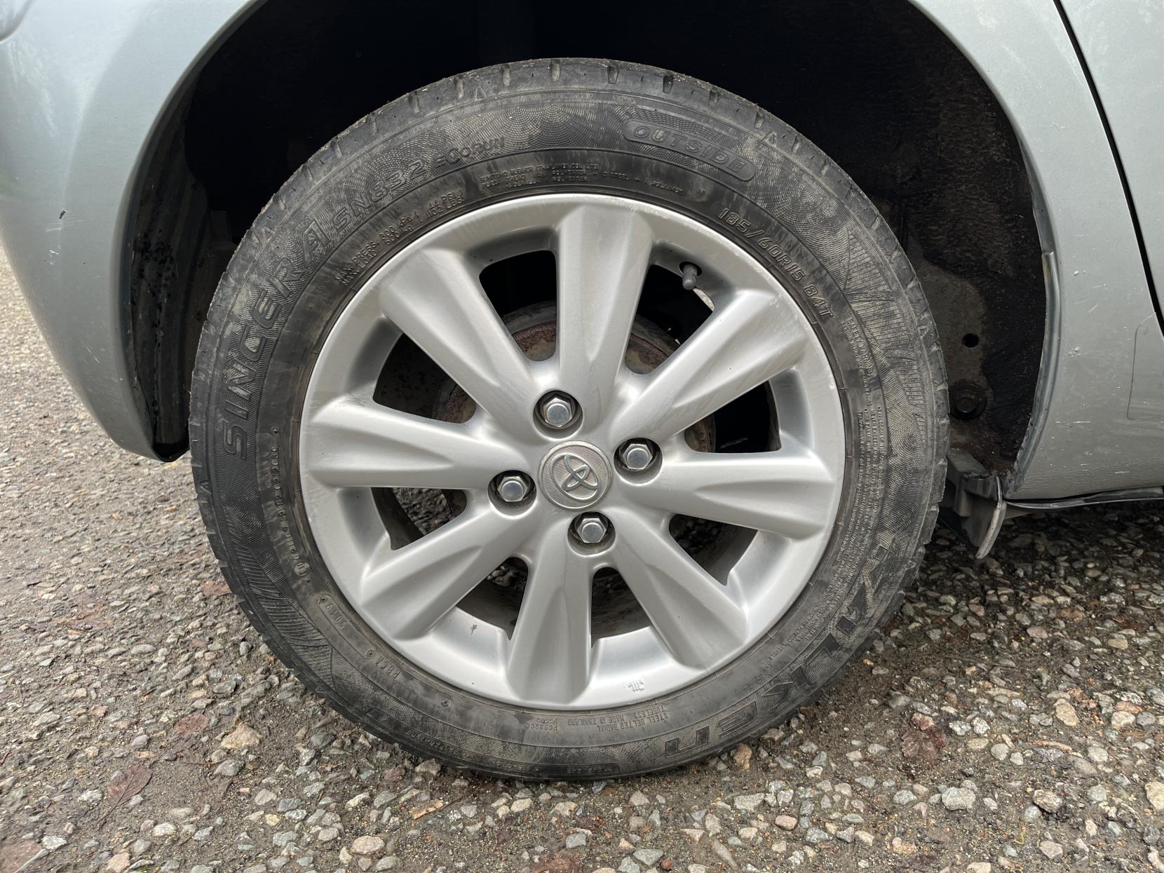 Toyota Yaris 1.0 VVT-i TR Hatchback 5dr Petrol Manual Euro 4 (69 ps)