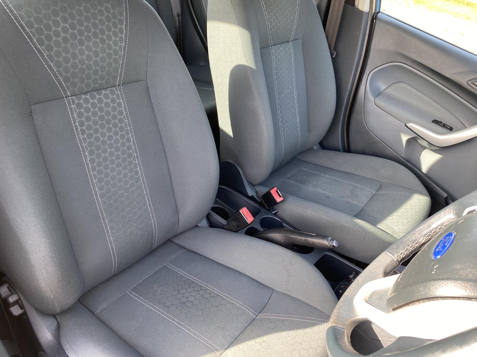 Ford Fiesta 1.25 Zetec Hatchback 5dr Petrol Manual (129 g/km, 81 bhp)