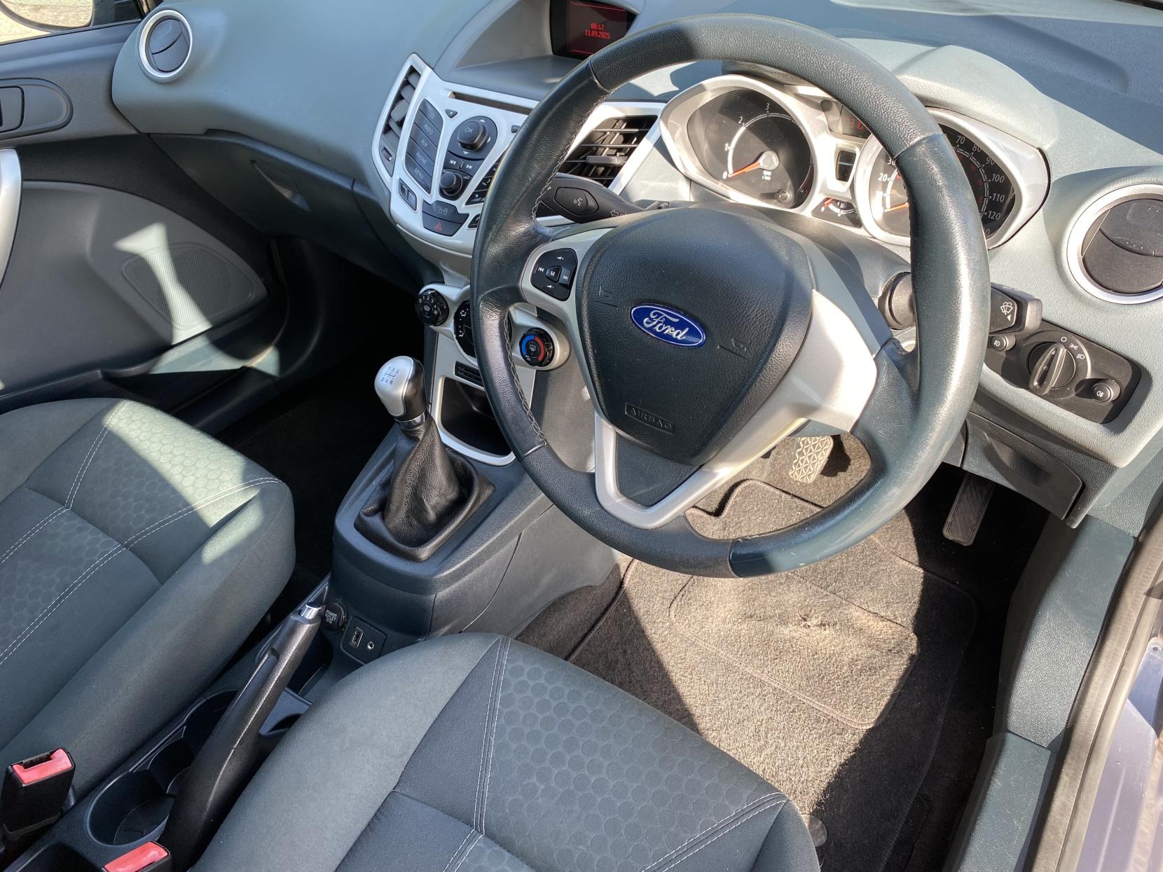 Ford Fiesta 1.25 Zetec Hatchback 5dr Petrol Manual (129 g/km, 81 bhp)
