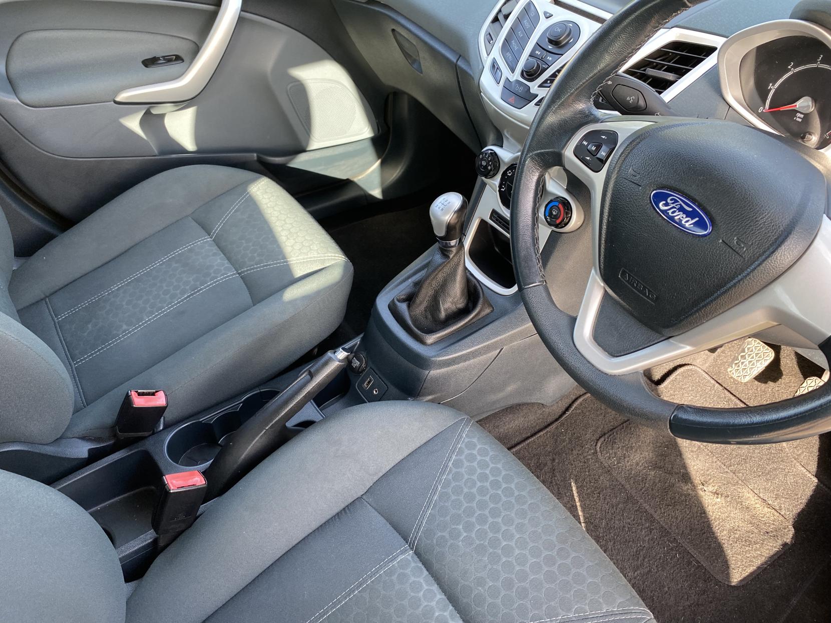 Ford Fiesta 1.25 Zetec Hatchback 5dr Petrol Manual (129 g/km, 81 bhp)