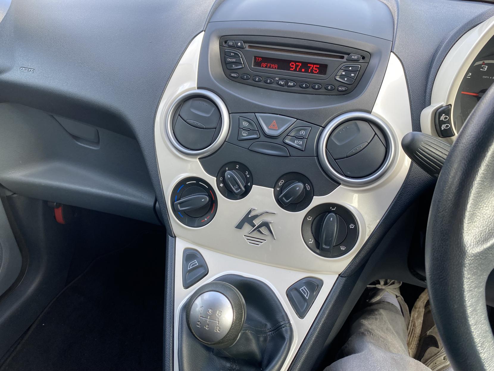 Ford Ka 1.2 Zetec Hatchback 3dr Petrol Manual Euro 5 (s/s) (69 ps)