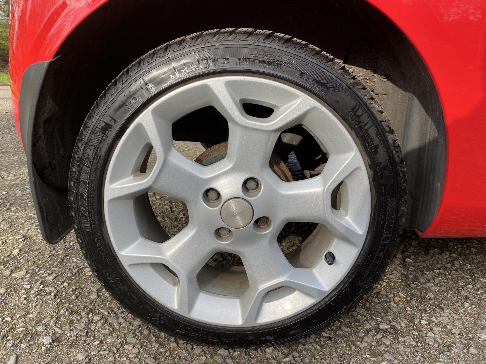 Ford Ka 1.2 Zetec Hatchback 3dr Petrol Manual Euro 5 (s/s) (69 ps)