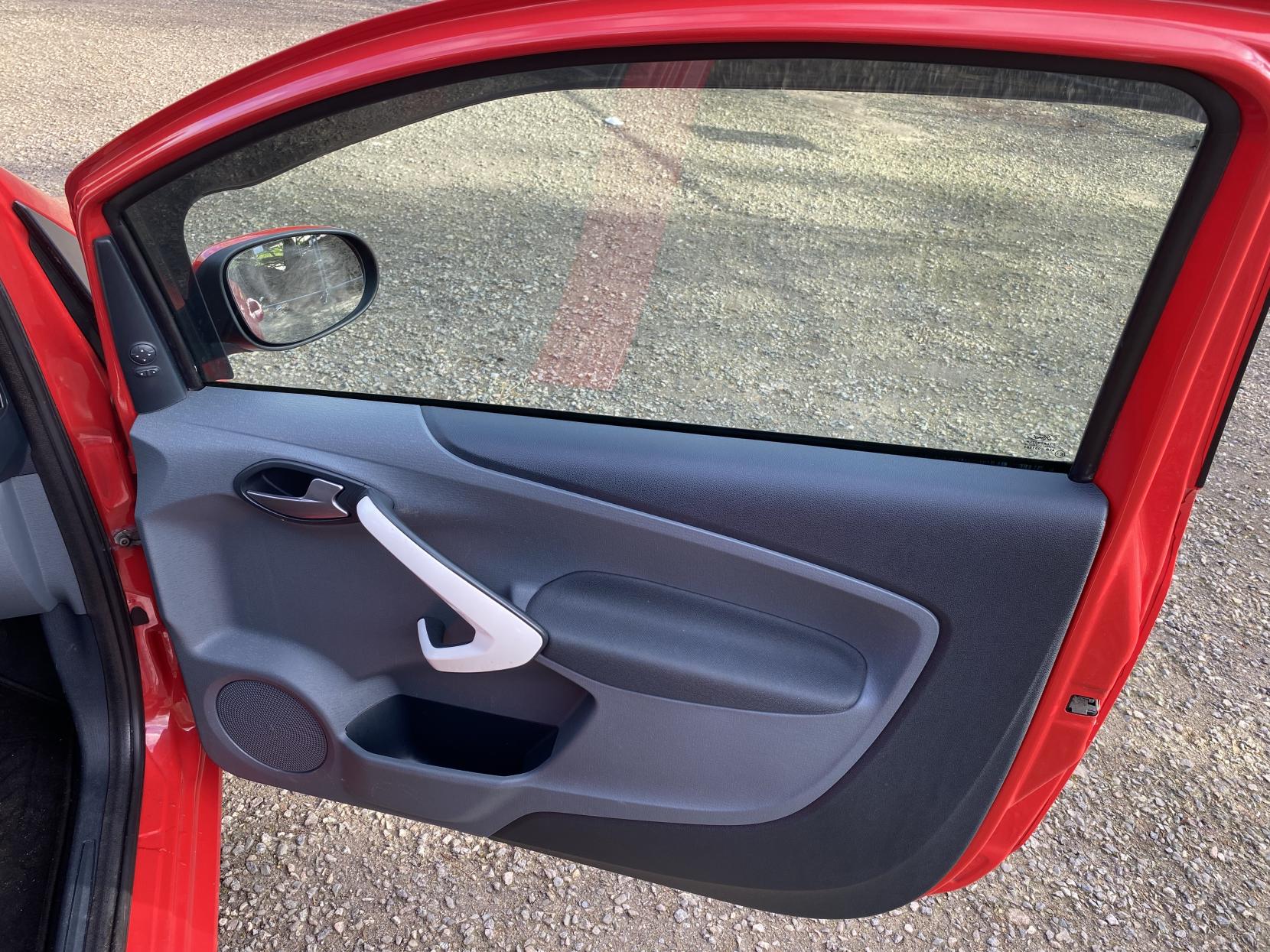 Ford Ka 1.2 Zetec Hatchback 3dr Petrol Manual Euro 5 (s/s) (69 ps)