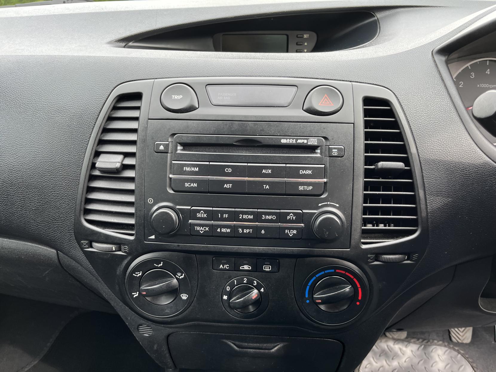 Hyundai i20 1.2 Classic Hatchback 5dr Petrol Manual Euro 4 (77 bhp)