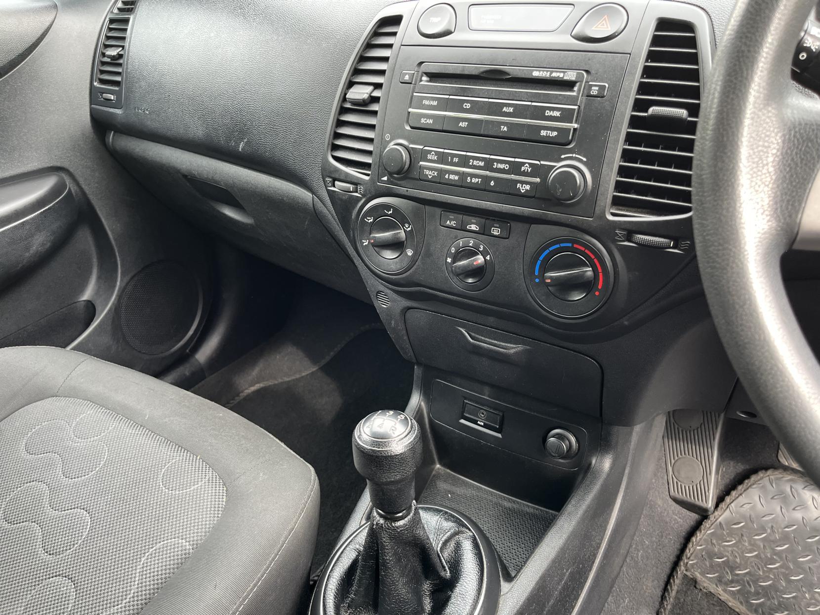 Hyundai i20 1.2 Classic Hatchback 5dr Petrol Manual Euro 4 (77 bhp)