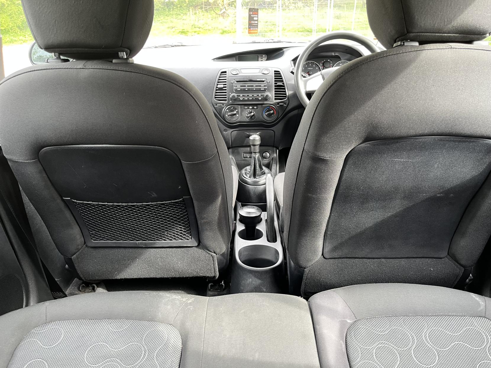 Hyundai i20 1.2 Classic Hatchback 5dr Petrol Manual Euro 4 (77 bhp)