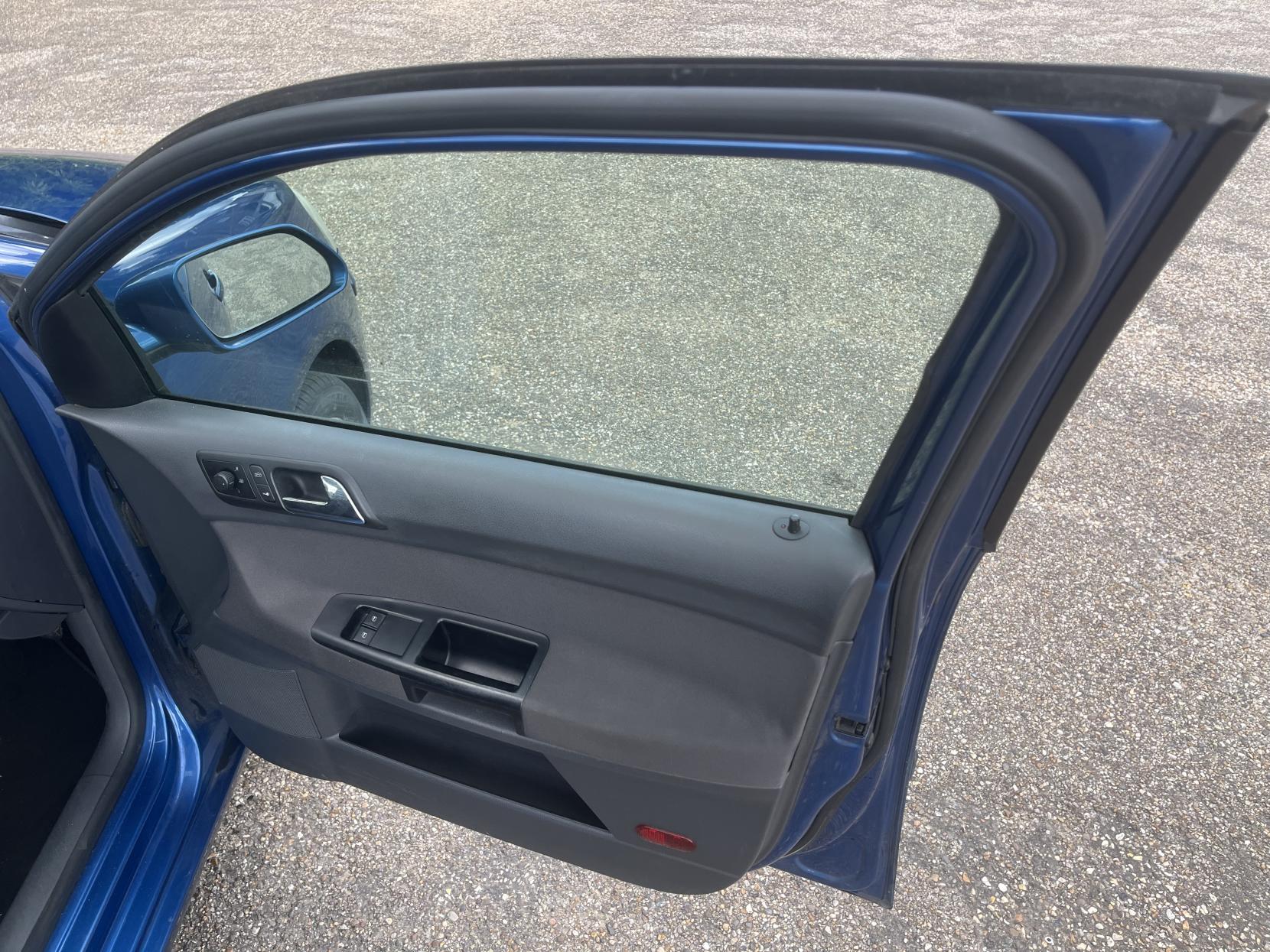 Volkswagen Polo 1.4 Match Hatchback 5dr Petrol Manual (150 g/km, 79 bhp)