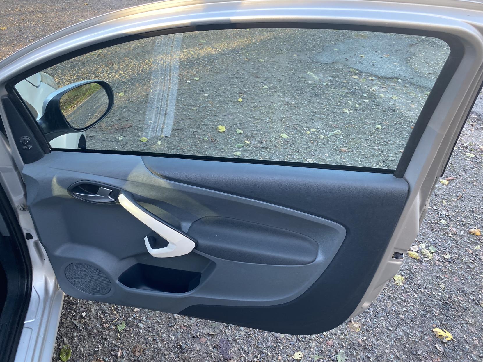 Ford Ka 1.2 Zetec Hatchback 3dr Petrol Manual Euro 5 (s/s) (69 ps)