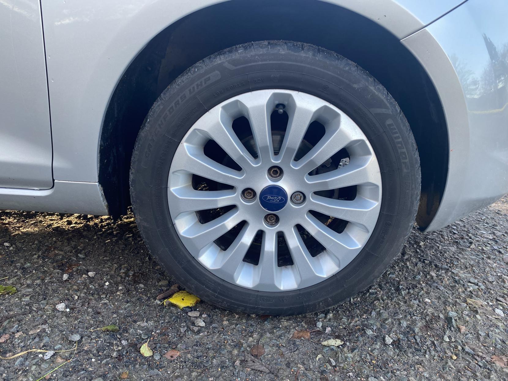 Ford Ka 1.2 Zetec Hatchback 3dr Petrol Manual Euro 5 (s/s) (69 ps)