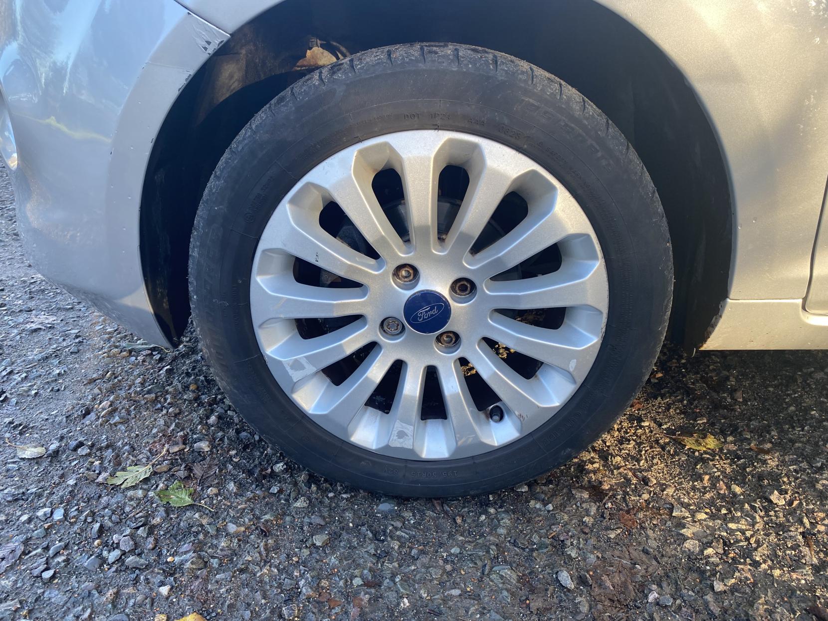 Ford Ka 1.2 Zetec Hatchback 3dr Petrol Manual Euro 5 (s/s) (69 ps)