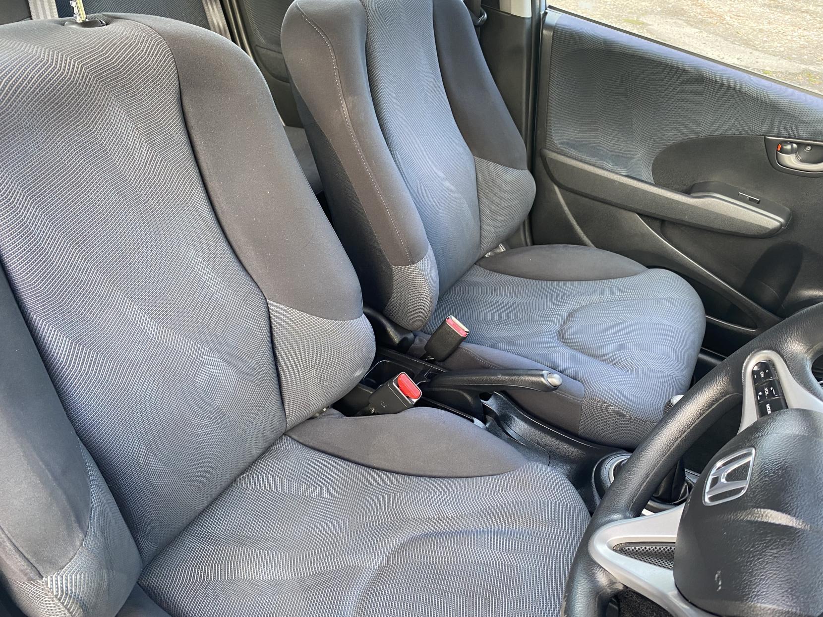 Honda Jazz 1.4 i-VTEC ES Hatchback 5dr Petrol Manual Euro 4 (100 ps)