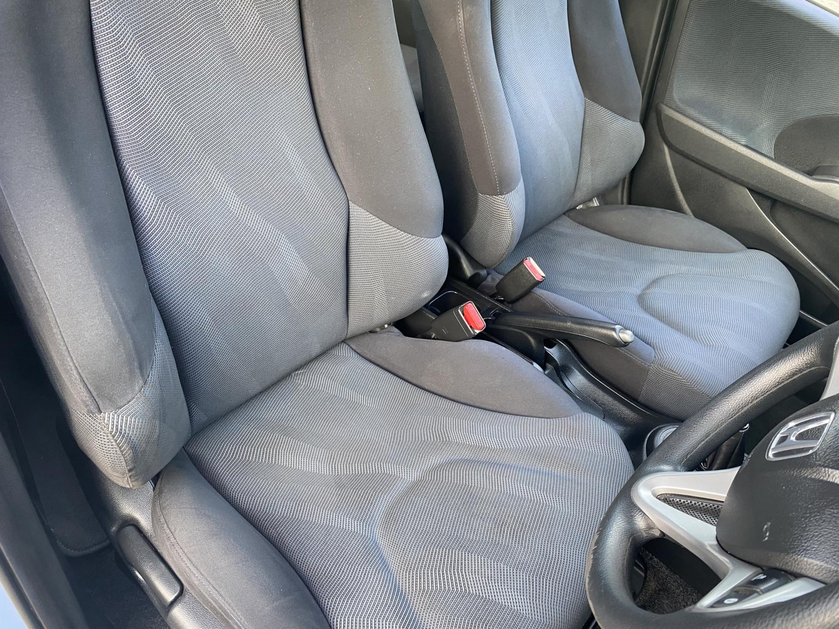 Honda Jazz 1.4 i-VTEC ES Hatchback 5dr Petrol Manual Euro 4 (100 ps)