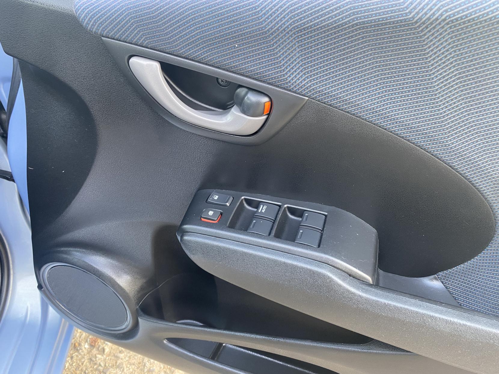 Honda Jazz 1.4 i-VTEC ES Hatchback 5dr Petrol Manual Euro 4 (100 ps)