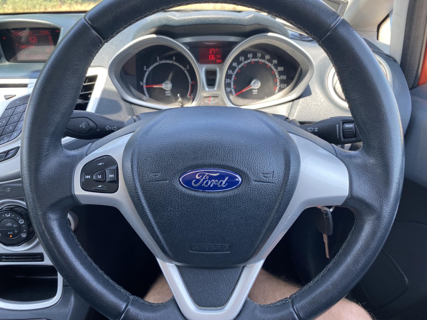 Ford Fiesta 1.25 Zetec Hatchback 5dr Petrol Manual (129 g/km, 81 bhp)