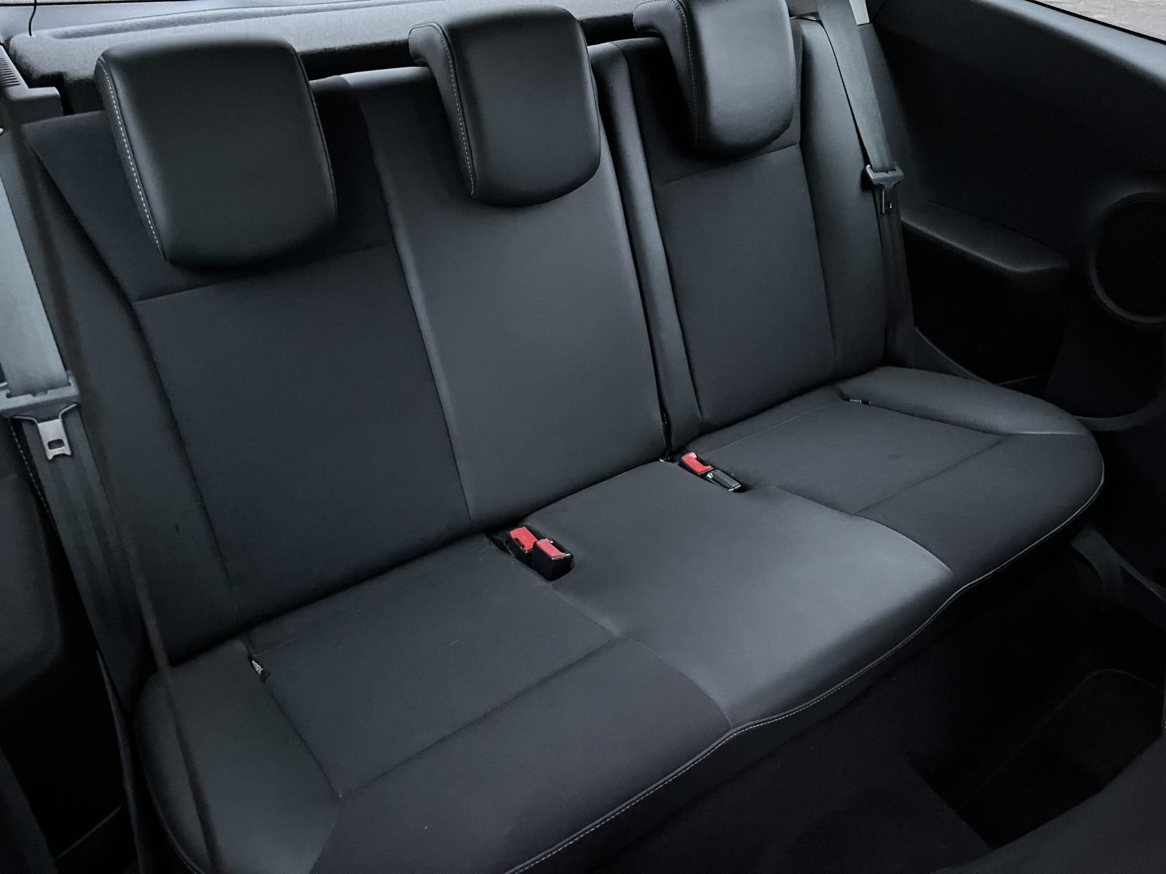 Renault Clio 1.2 Dynamique TomTom Hatchback 3dr Petrol Manual Euro 5 (75 ps)