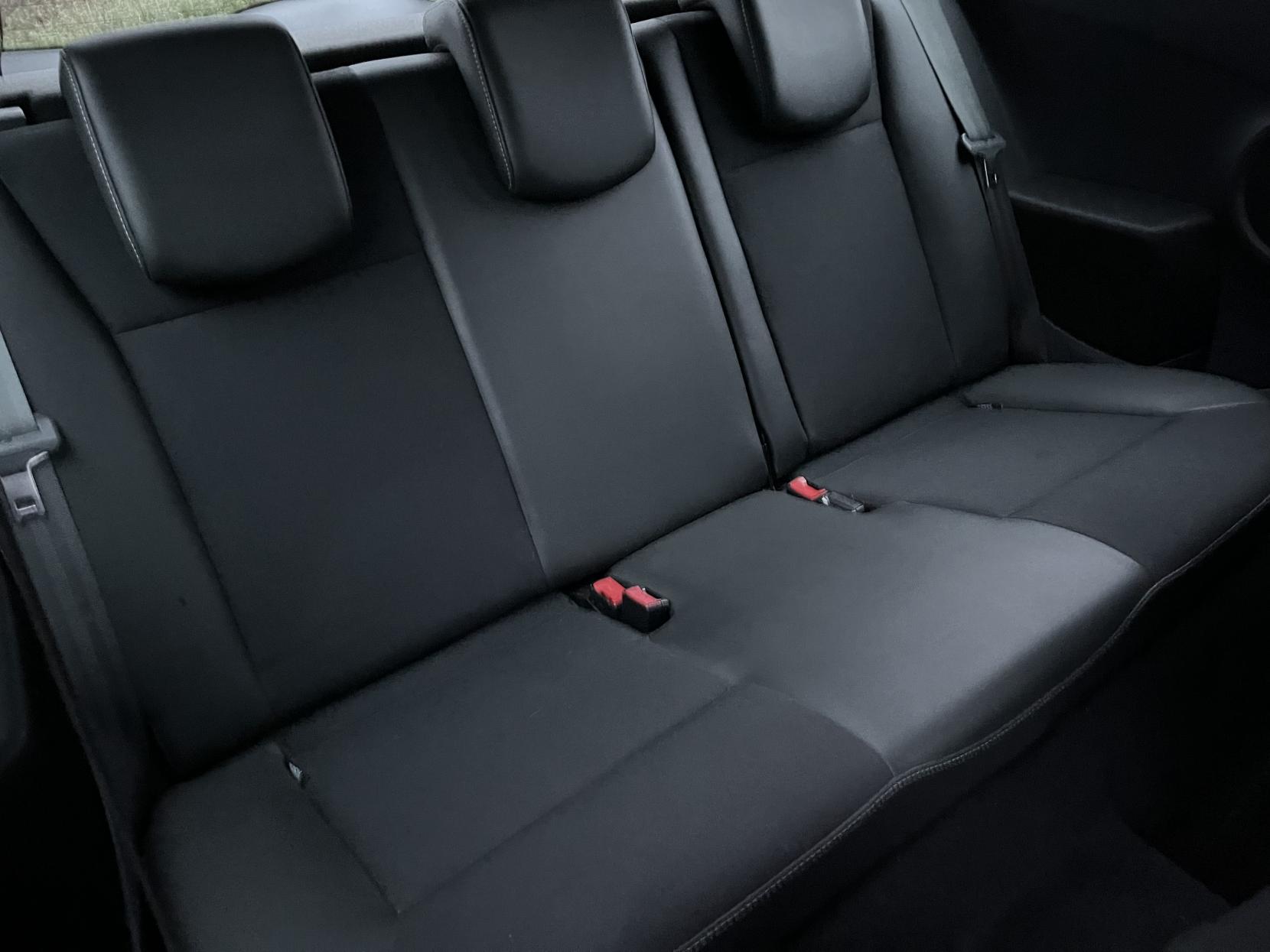 Renault Clio 1.2 Dynamique TomTom Hatchback 3dr Petrol Manual Euro 5 (75 ps)