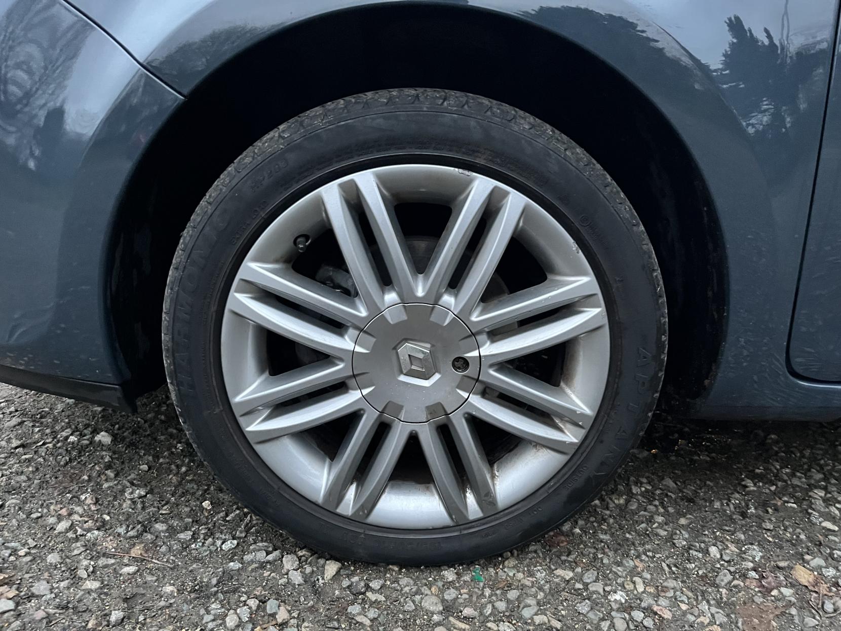 Renault Clio 1.2 Dynamique TomTom Hatchback 3dr Petrol Manual Euro 5 (75 ps)