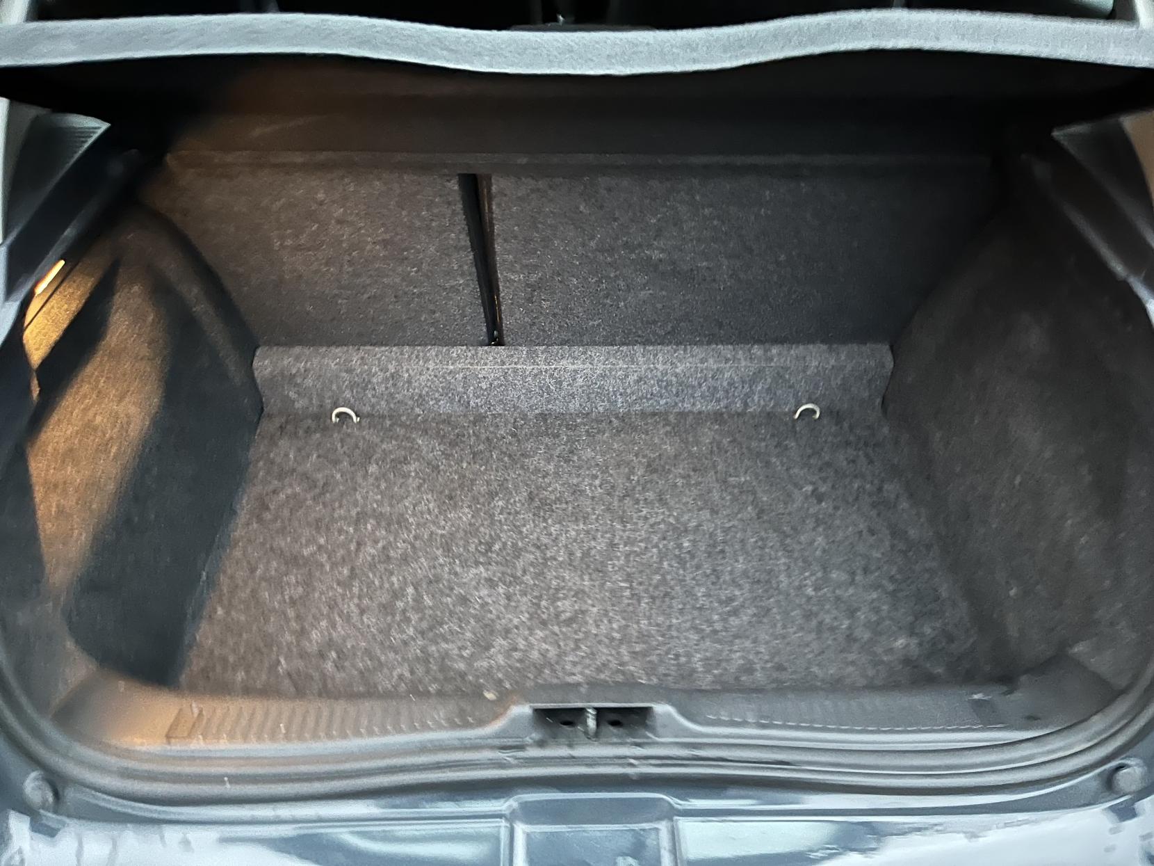 Renault Clio 1.2 Dynamique TomTom Hatchback 3dr Petrol Manual Euro 5 (75 ps)