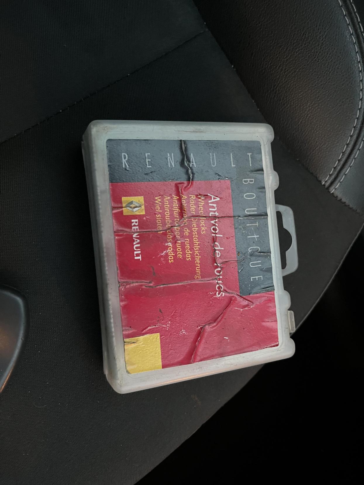 Renault Clio 1.2 Dynamique TomTom Hatchback 3dr Petrol Manual Euro 5 (75 ps)