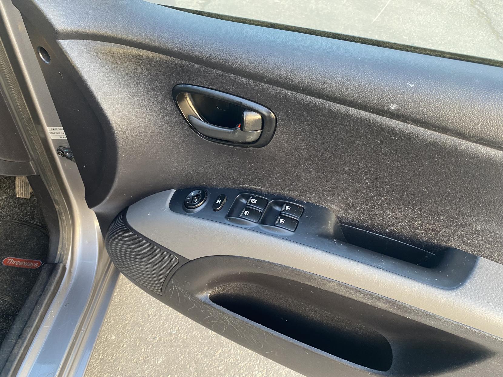 Hyundai i10 1.2 Comfort Hatchback 5dr Petrol Manual Euro 4 (77 bhp)