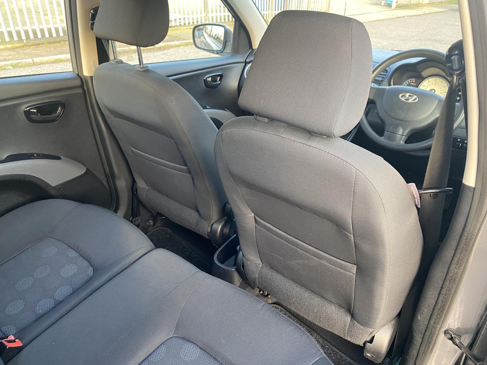 Hyundai i10 1.2 Comfort Hatchback 5dr Petrol Manual Euro 4 (77 bhp)