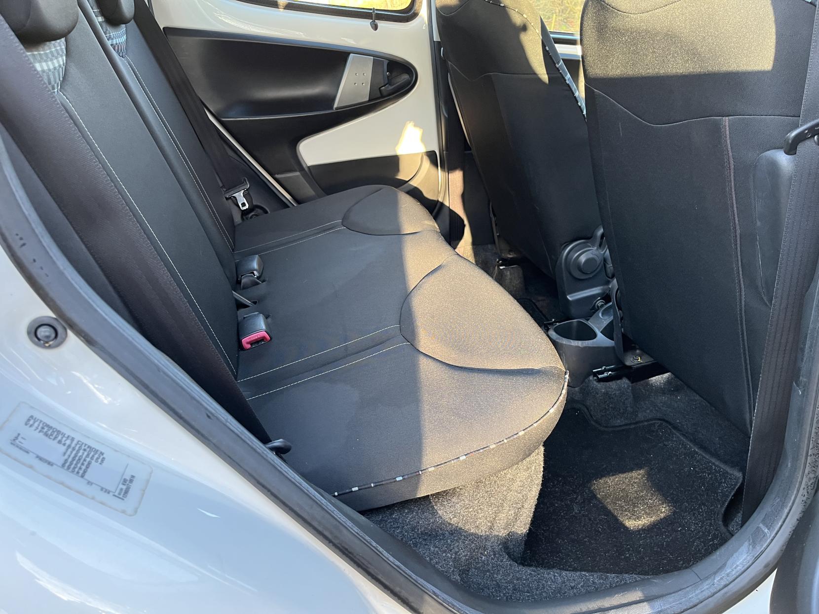 Citroen C1 1.0i VTR Hatchback 5dr Petrol Manual Euro 5 (68 ps)