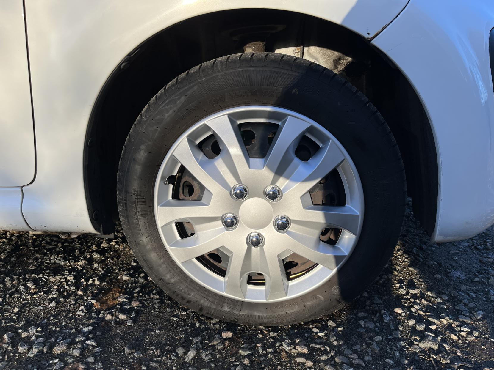 Citroen C1 1.0i VTR Hatchback 5dr Petrol Manual Euro 5 (68 ps)