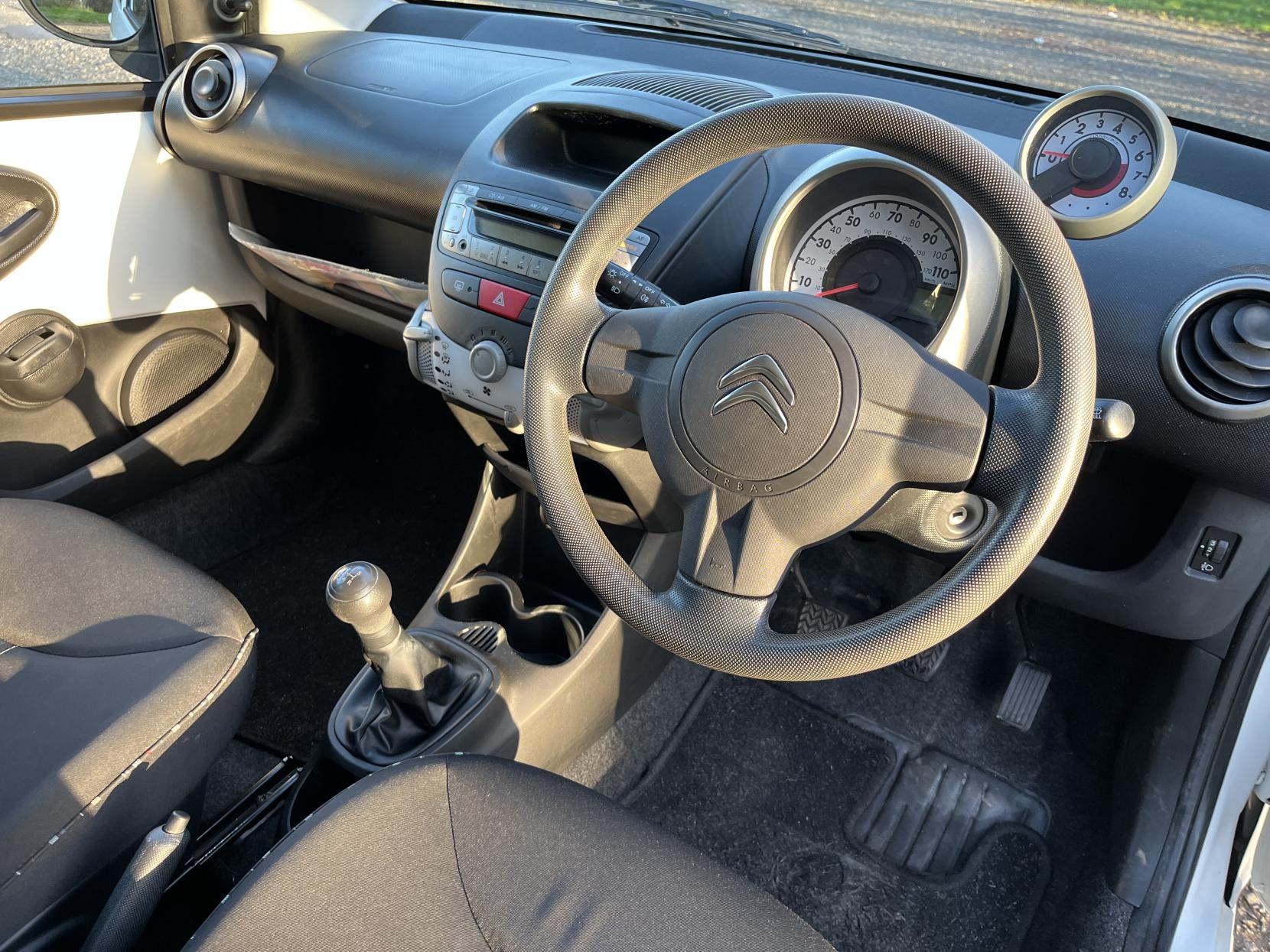 Citroen C1 1.0i VTR Hatchback 5dr Petrol Manual Euro 5 (68 ps)