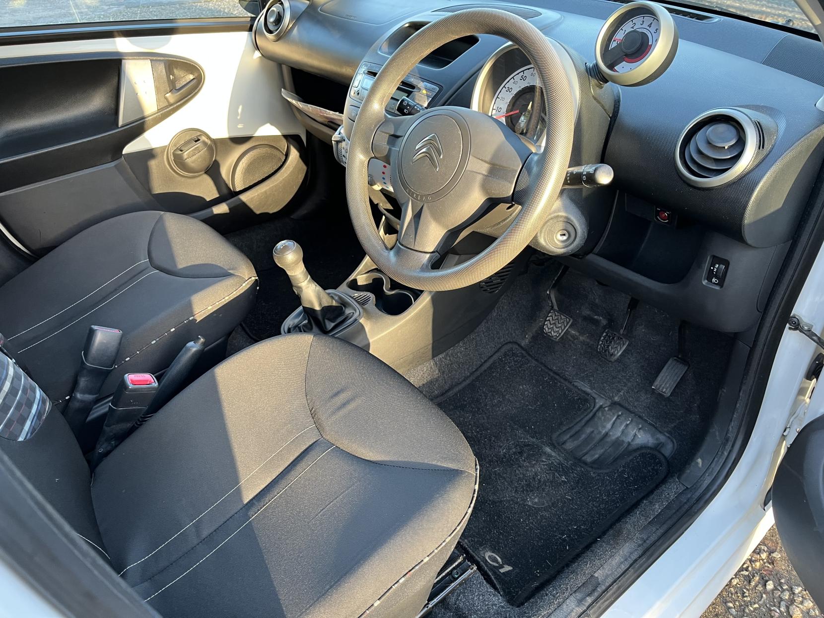 Citroen C1 1.0i VTR Hatchback 5dr Petrol Manual Euro 5 (68 ps)