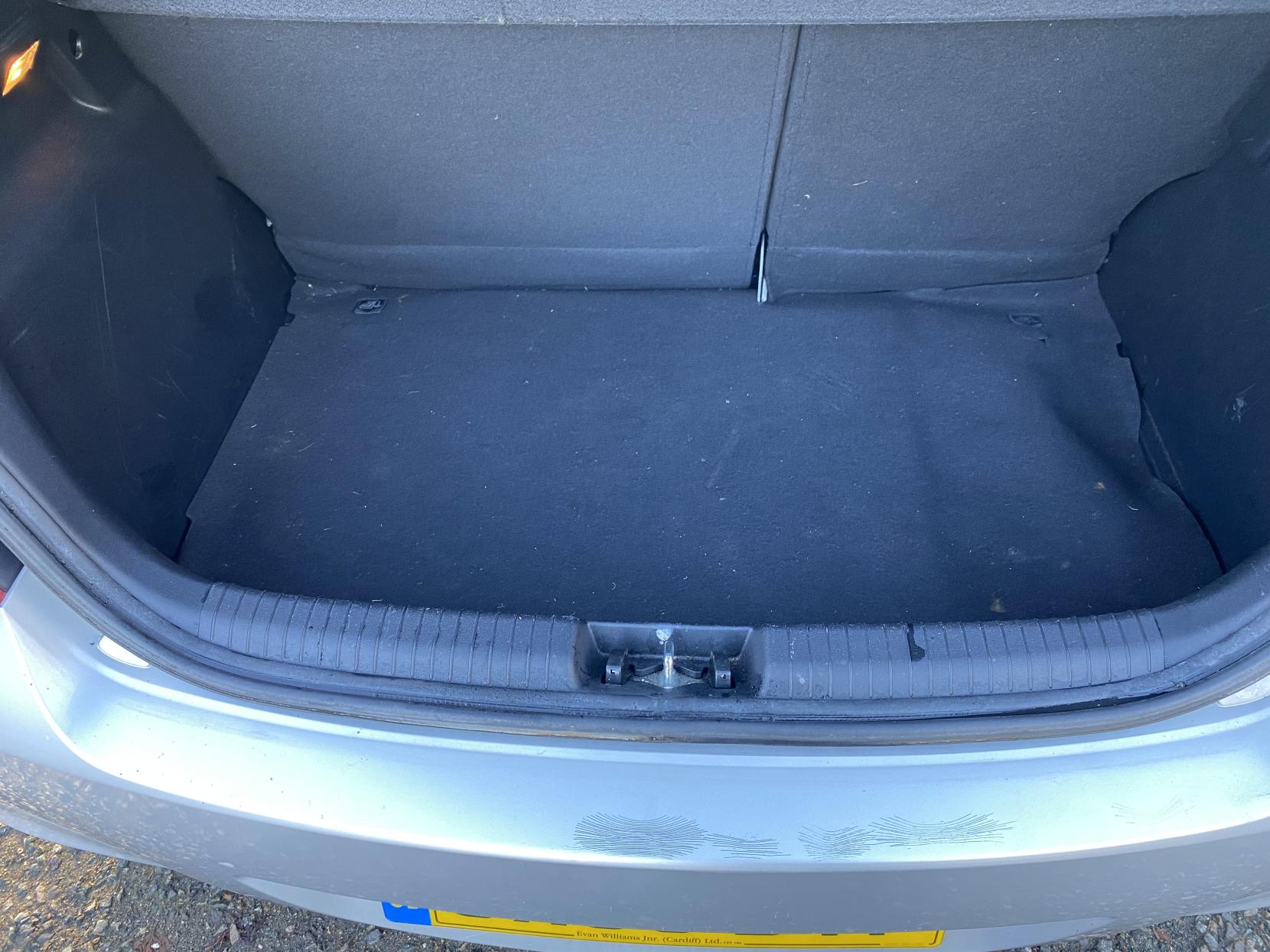 Hyundai i20 1.2 Classic Hatchback 5dr Petrol Manual Euro 4 (77 bhp)