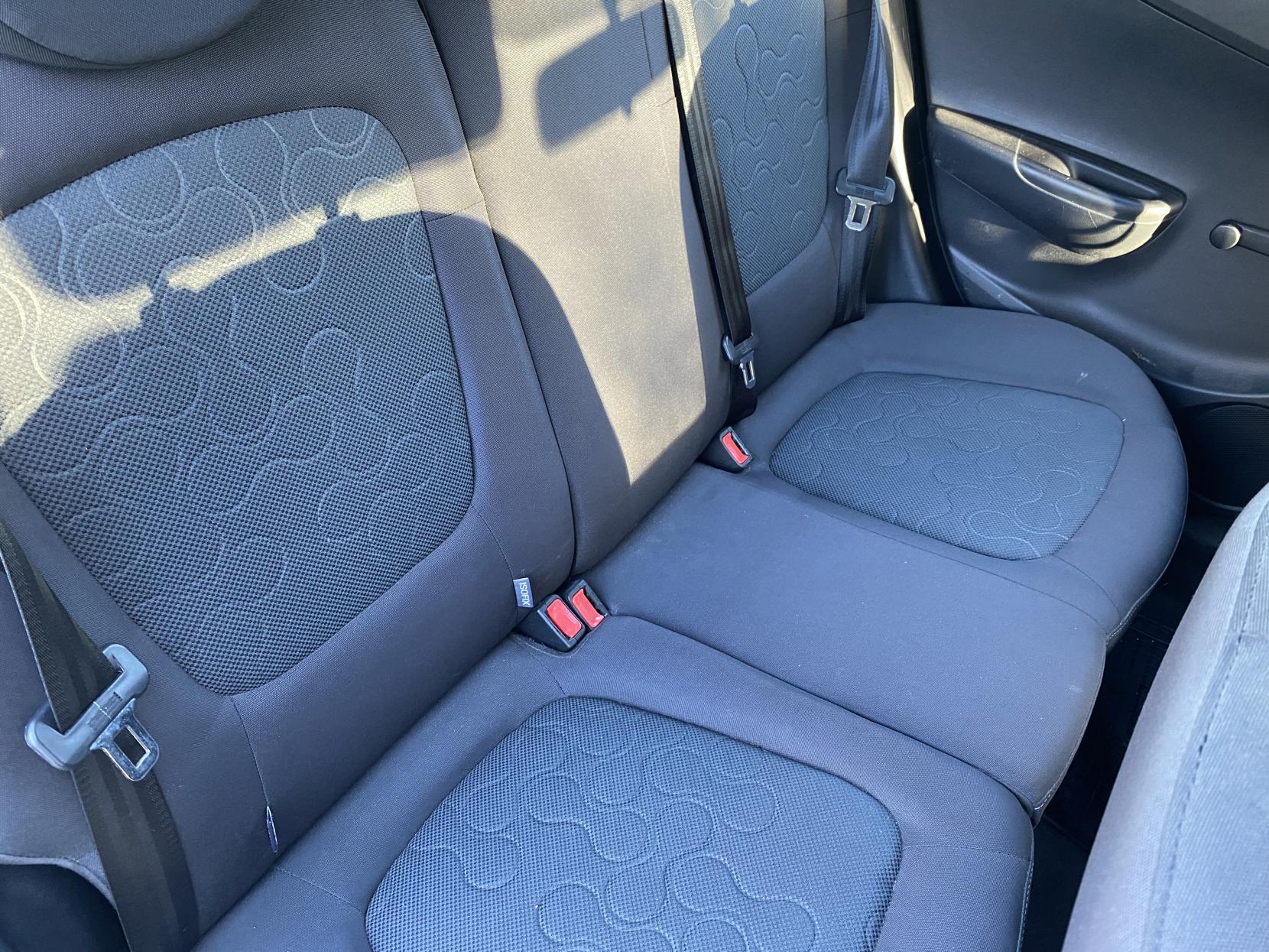 Hyundai i20 1.2 Classic Hatchback 5dr Petrol Manual Euro 4 (77 bhp)